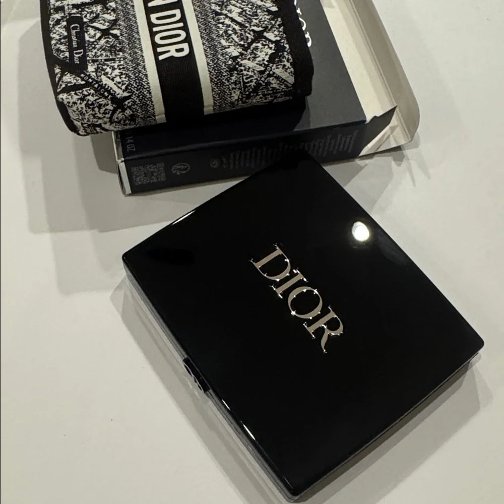 DIOR - Picture 3 of 4
